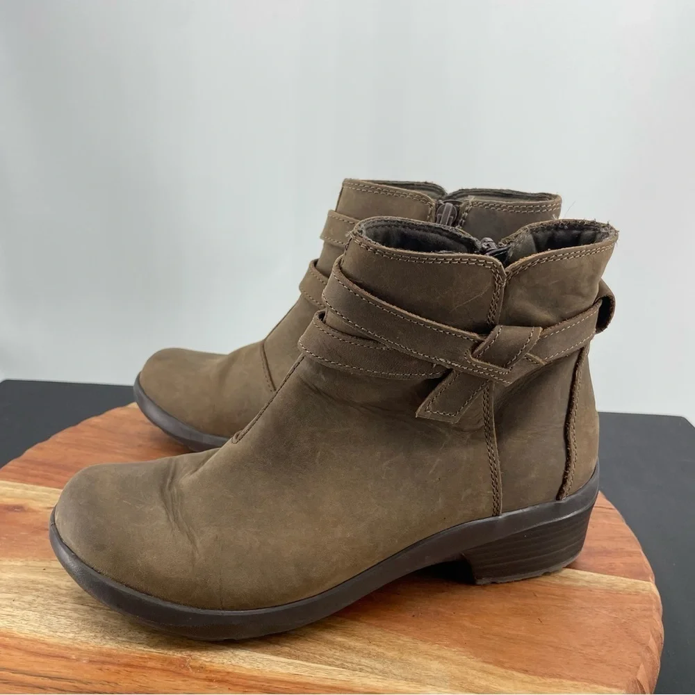 Clarks Angie Spice Boots brown leather Sz 7 15260 tie detail‎